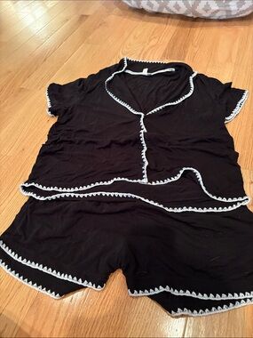 Women’s Black Short Sleeve Pajama Set with White Trim